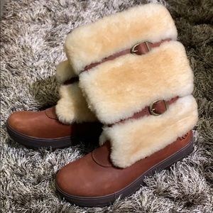 NEVER WORN WATERPROOF UGG BOOTS